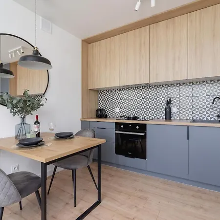 Modern Grzegorzeckie Roundabout Cracow By Renters קרקוב